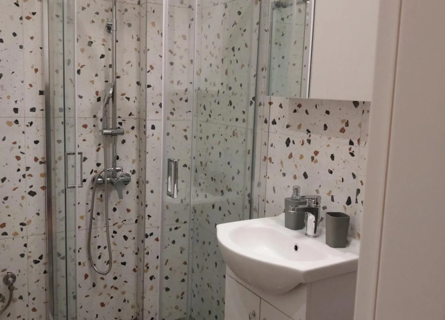 Anibo Studios & Apartments Center 3864 سالونيك